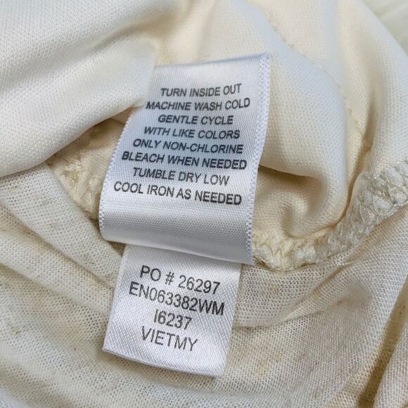 10/$25🦋 Weavers Ivory Crochet & Lace Crop Top - Small - Picture 8 of 10